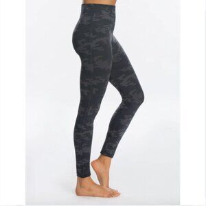 SPANX Camo Leggings look at me now black luxe snatched waist comfort size large